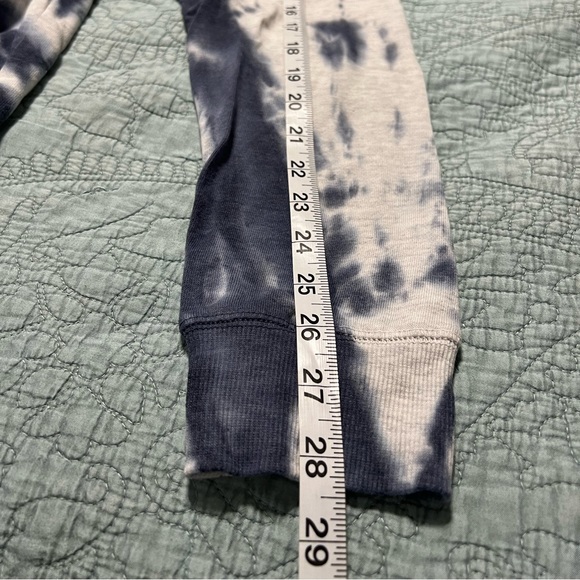 Maurice’s Blue/White Tie Dye Sweatshirt - Size L - Picture 4 of 6